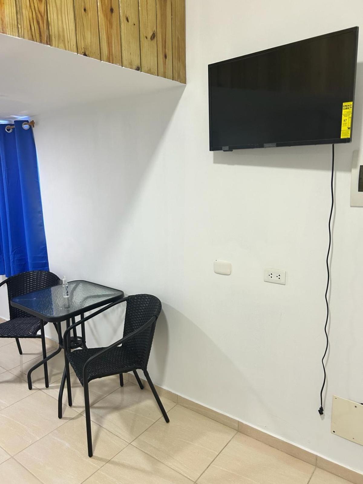 Hillmon'S Hotel Bar Lounge Sosua Room photo