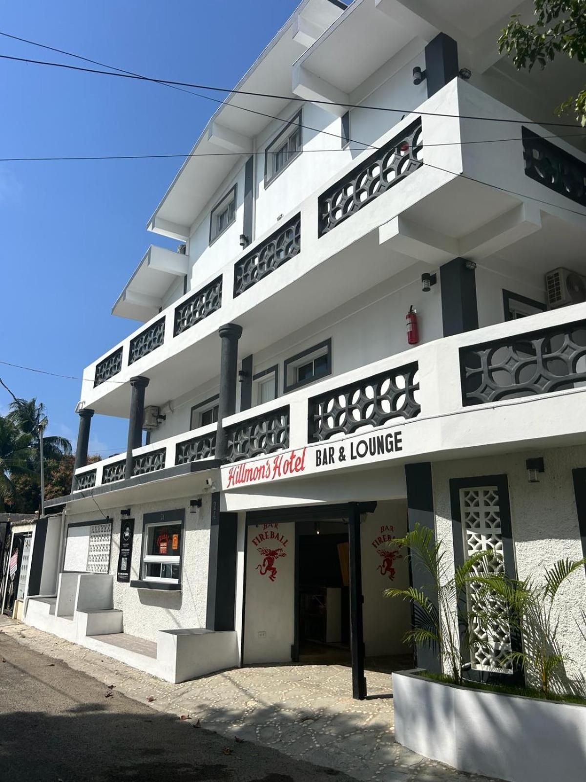 Hillmon'S Hotel Bar Lounge Sosua Exterior photo