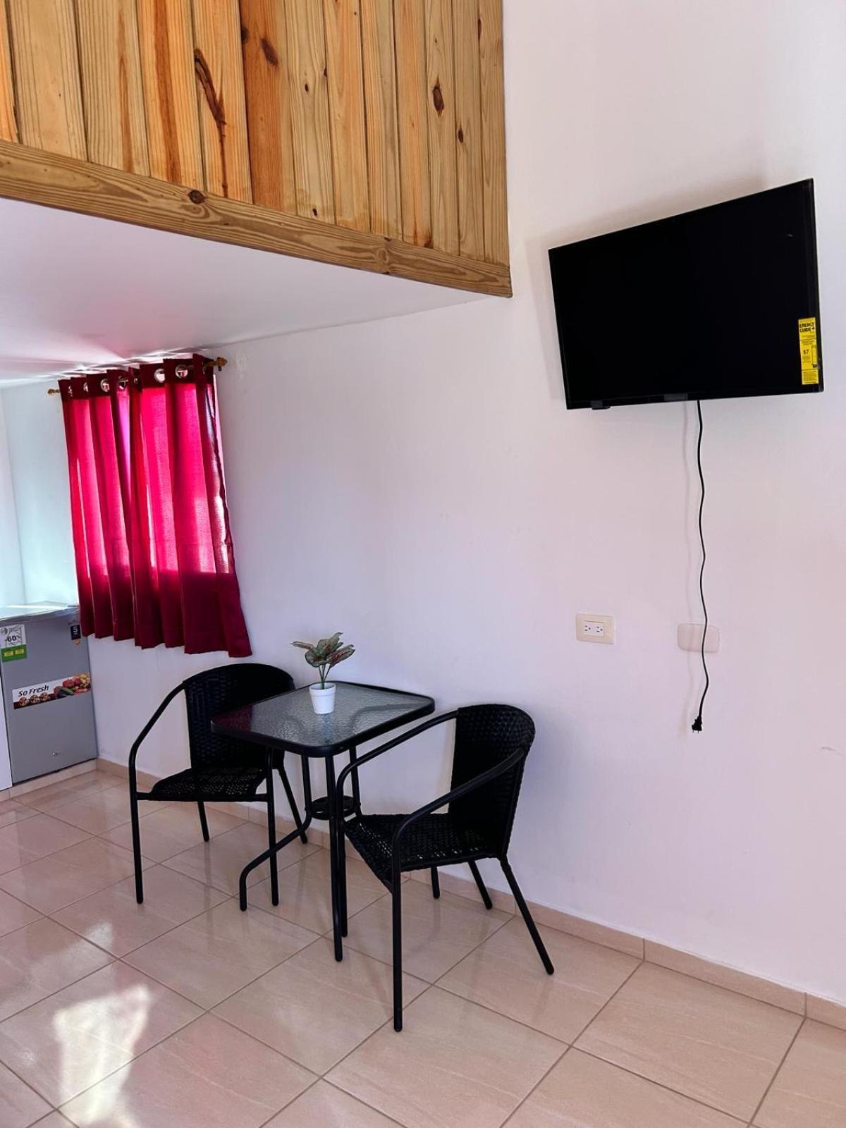 Hillmon'S Hotel Bar Lounge Sosua Room photo